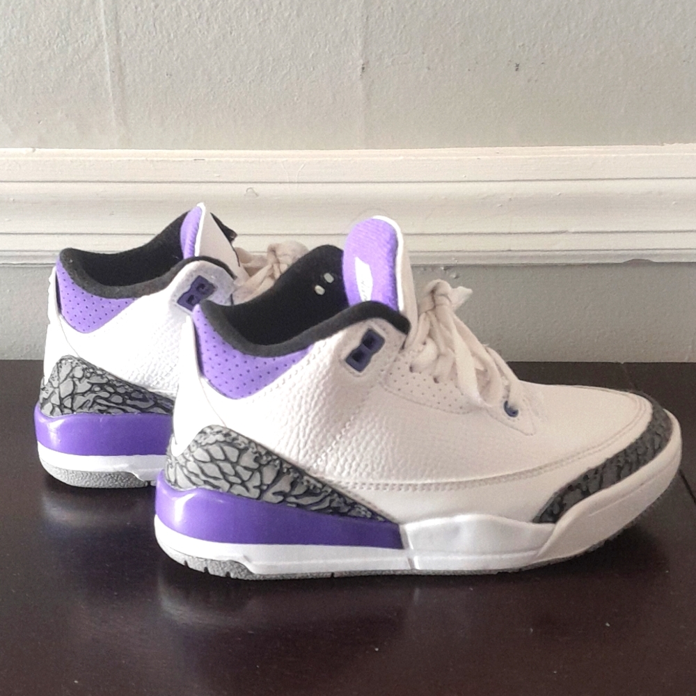 AIR JORDAN 3 RETRO GS 'DARK IRIS' Size 13C Little Kids worn once